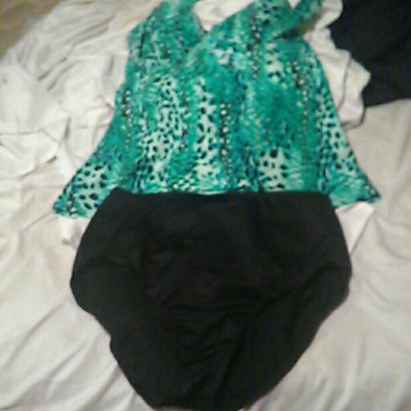 Clothes - Picture 4 of 8