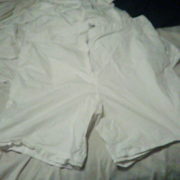 Clothes - Picture 5 of 8