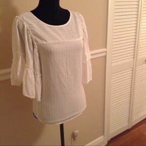 Gap white blouse with ruffled sleeves