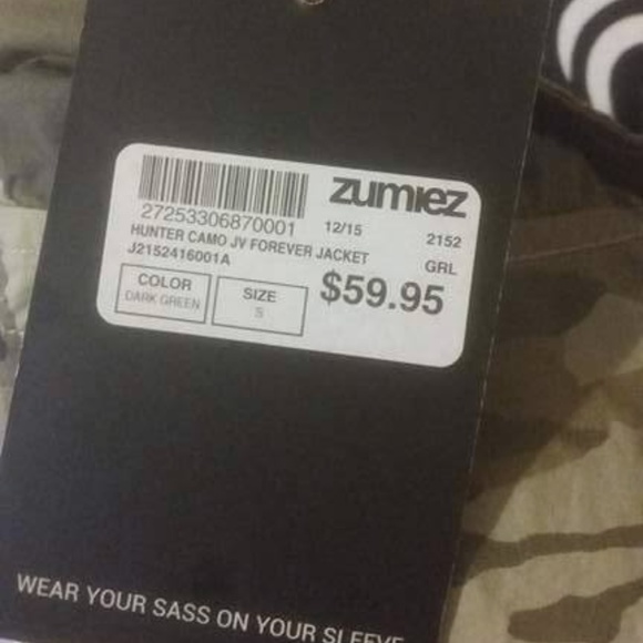 FINAL PRICE DROP! Jac Vanek Camo Jacket - Picture 7 of 7