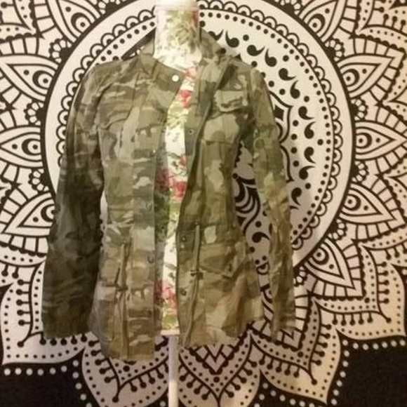 FINAL PRICE DROP! Jac Vanek Camo Jacket - Picture 6 of 7