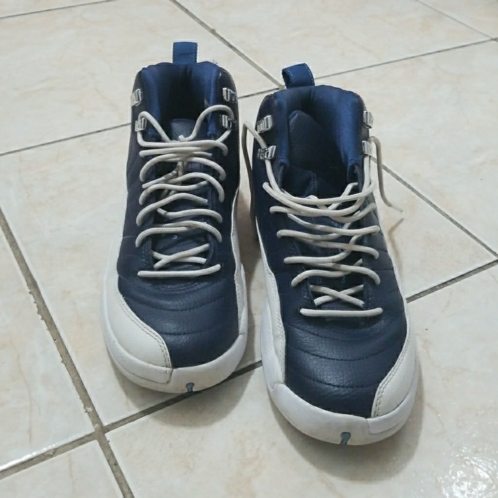 BLUE AND WHITE 12'S  SIZE 7Y