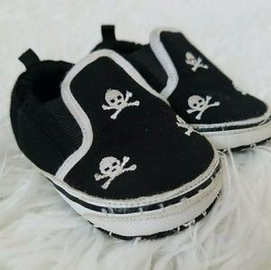 Babyboy skull shoes 9-12 mos