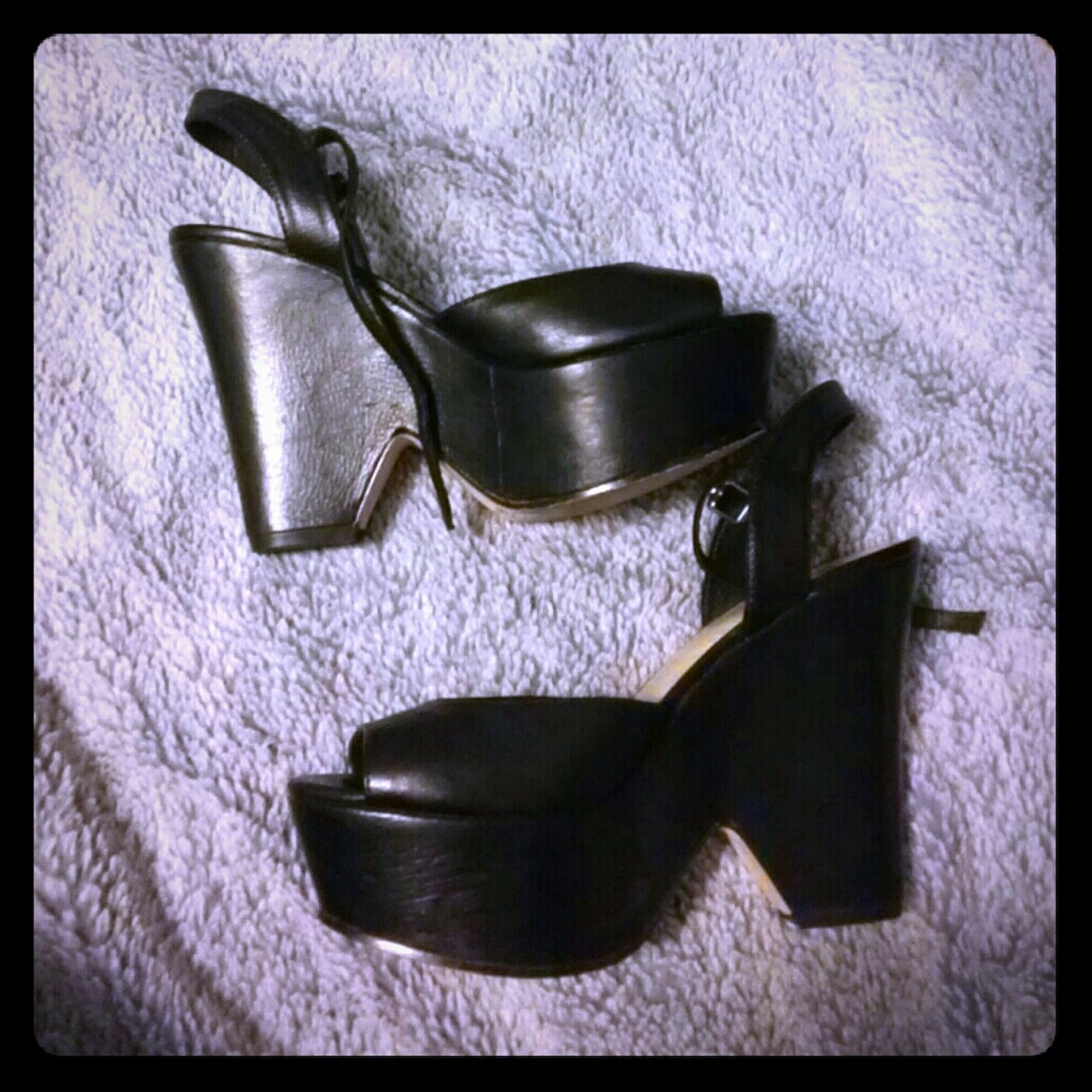 Worn, used. Condition dolce vita chunky heels