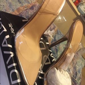 CLEAR SEXY PUMPS