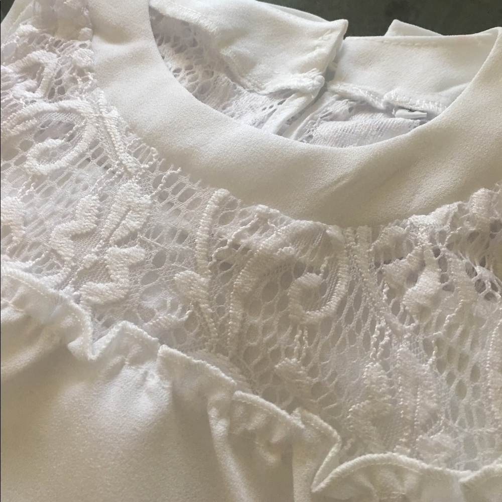✨White Chiffon & Lace Blouse W/ Flared Sleeves✨ - Picture 5 of 7