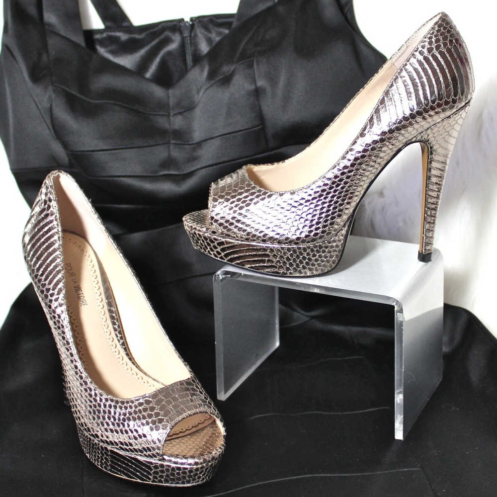 Stunning HOST PICK🎉Metallic Platforms-worn 1x