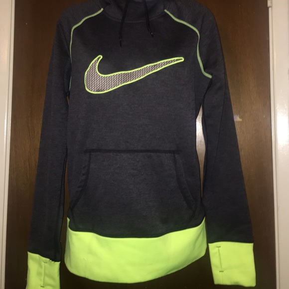 Nike Sweaters - Nike sweater