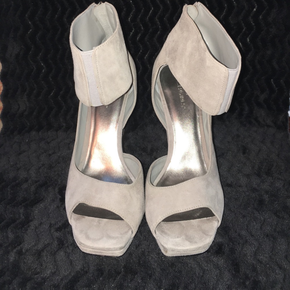 BCBG HIGH HEEL SANDALS