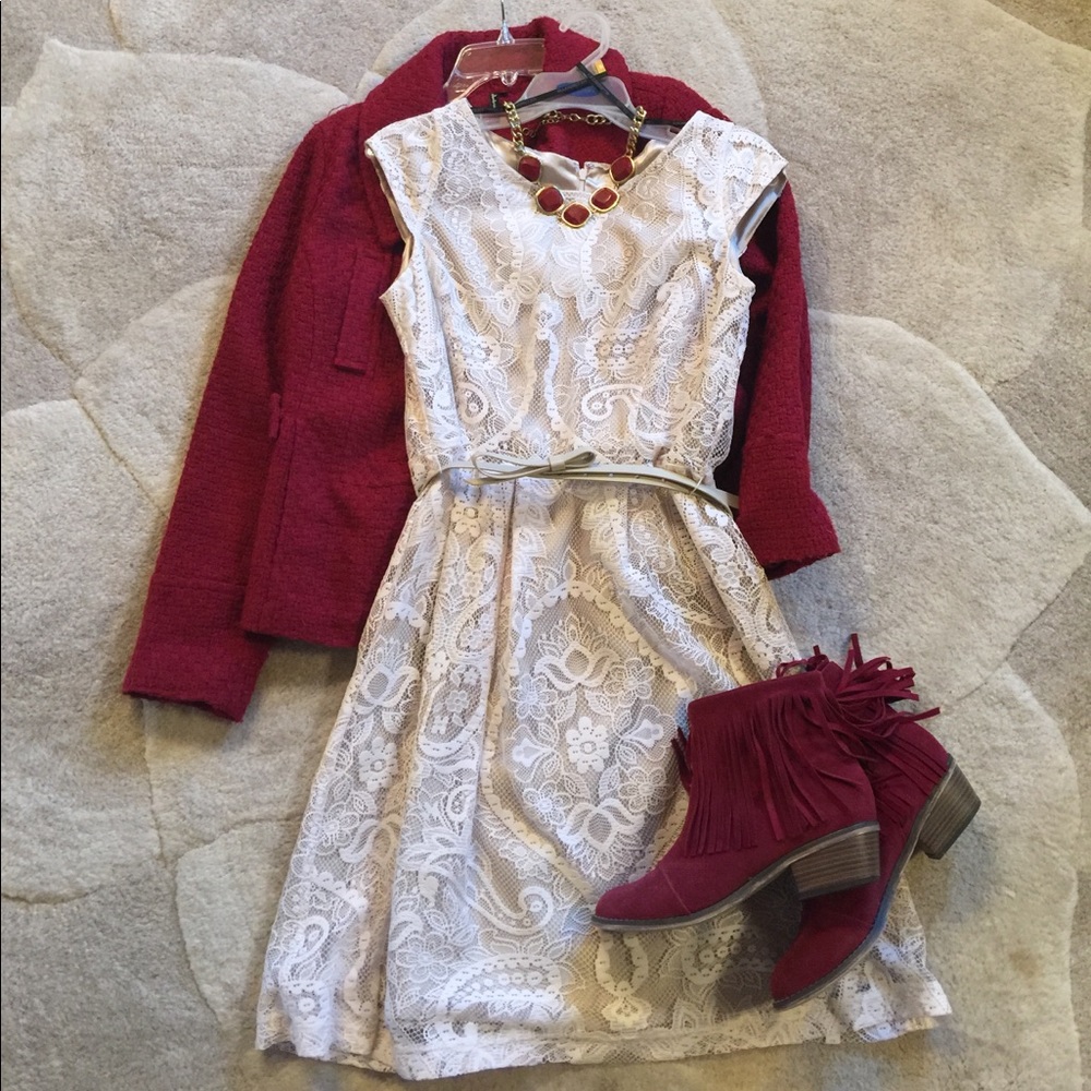 Beautiful cream lace dress