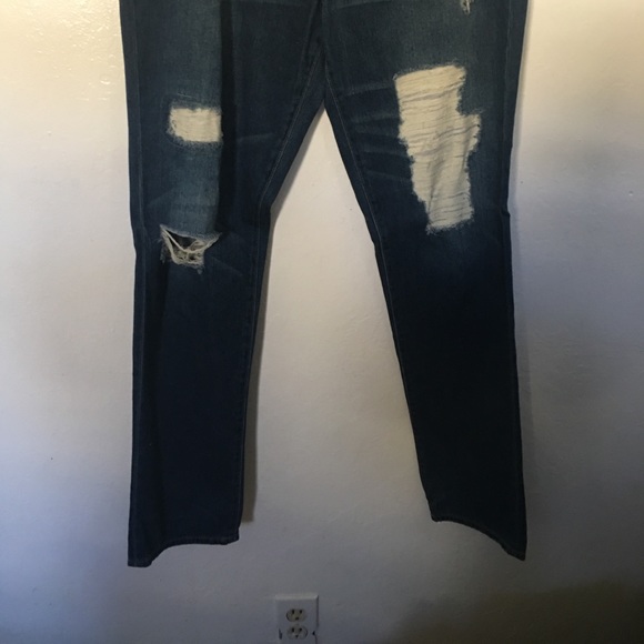 Distressed jeans - Picture 3 of 3