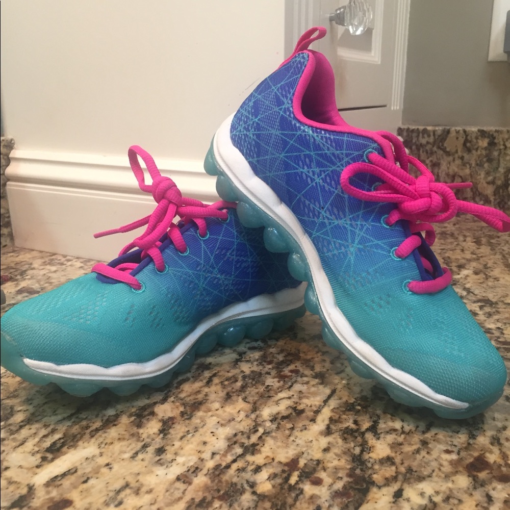 Kids  Sketcher Sneakers! Brand new never worn!