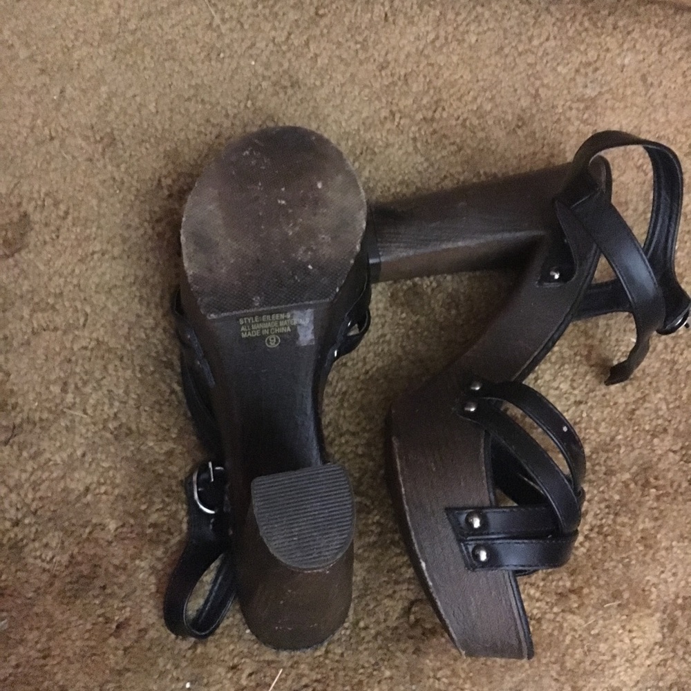 Platform sandals