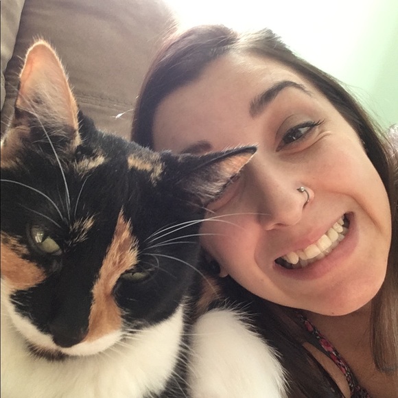 Meet your Posher, Sarah - Picture 2 of 2