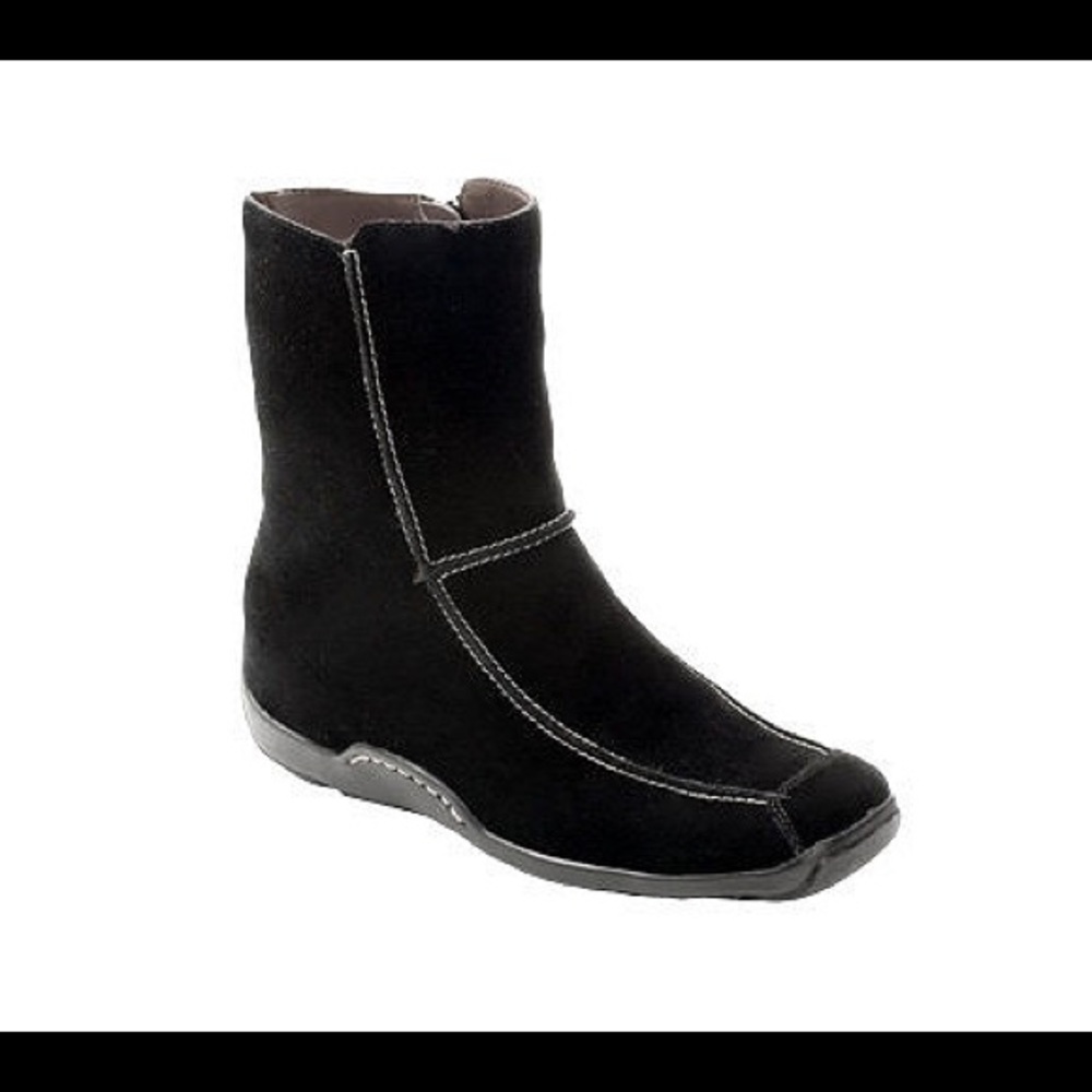 Aerosoles Short Boot Contrast Stitch