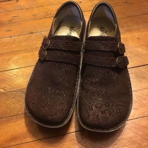 Algeria shoes