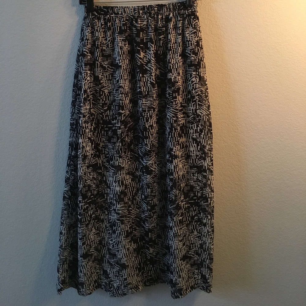 Black and white printed maxi skirt