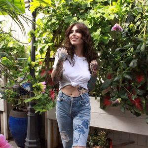 Meet your Posher, Chanel