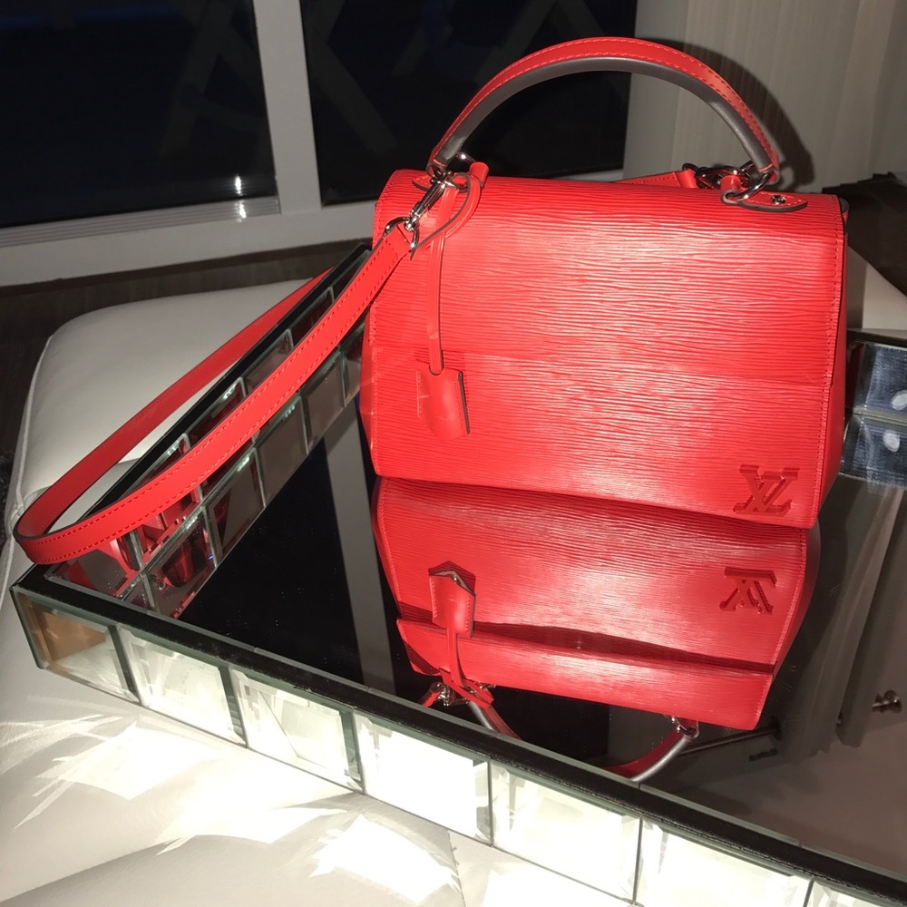 Louis Vuitton Cluny MM Cuir Epi