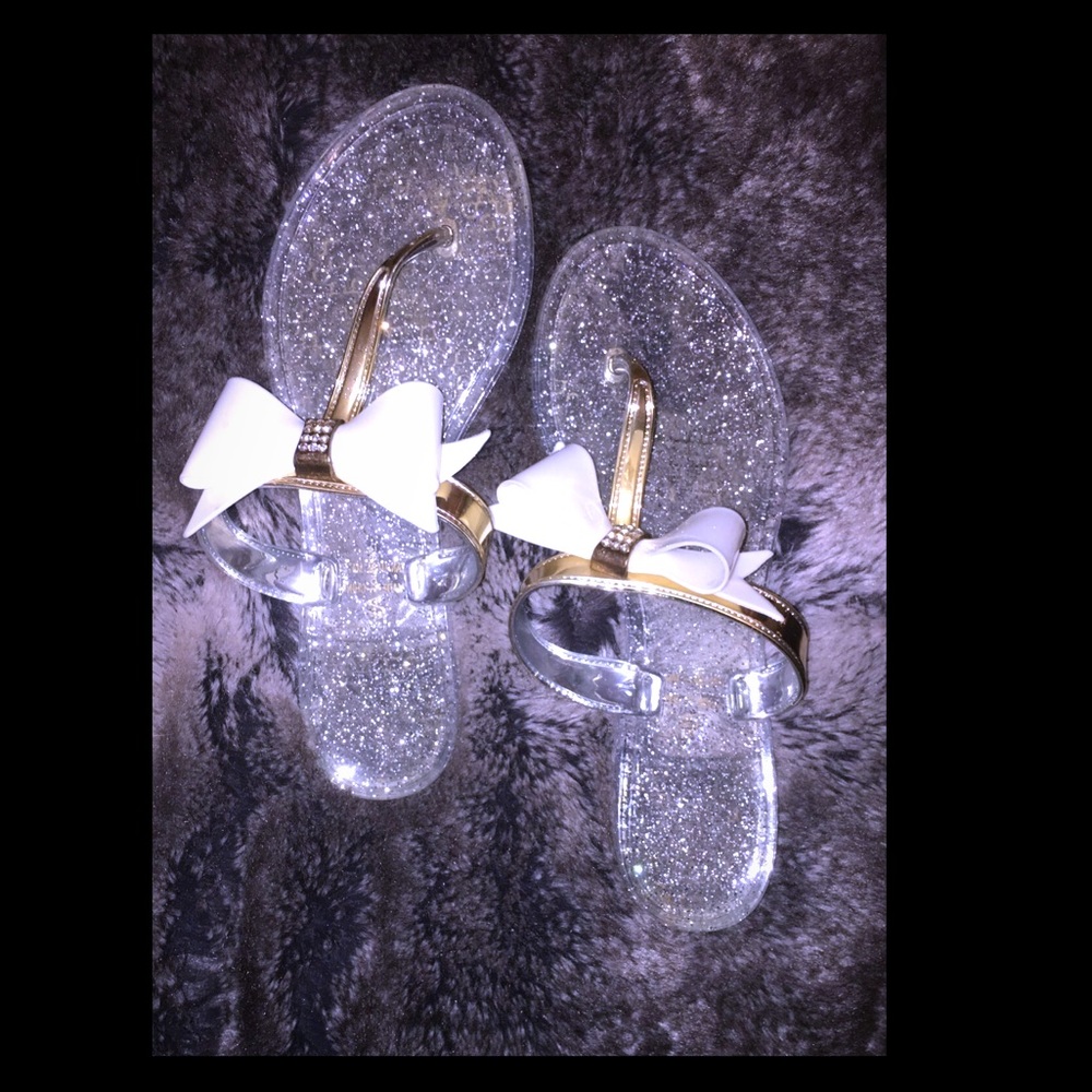 Adorable bow glitter silver and gold flats
