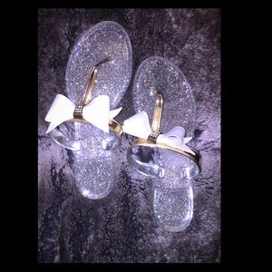 Adorable bow glitter silver and gold flats