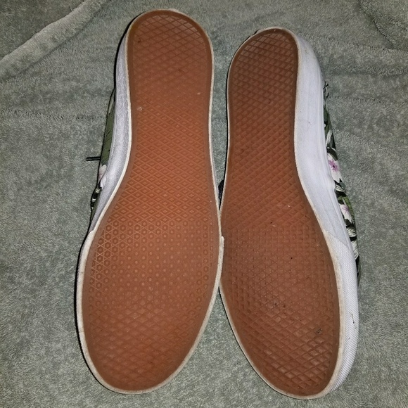 SOLD.     Vans sneakers.  Tropical print - Picture 5 of 5