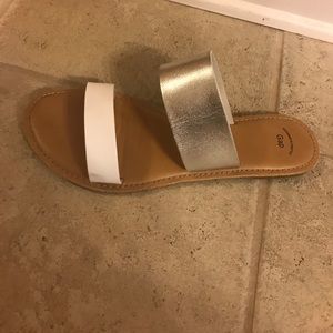 Gap sandals