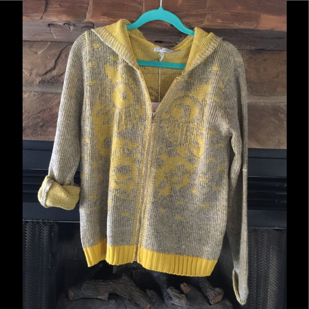 Sweater - Picture 2 of 3