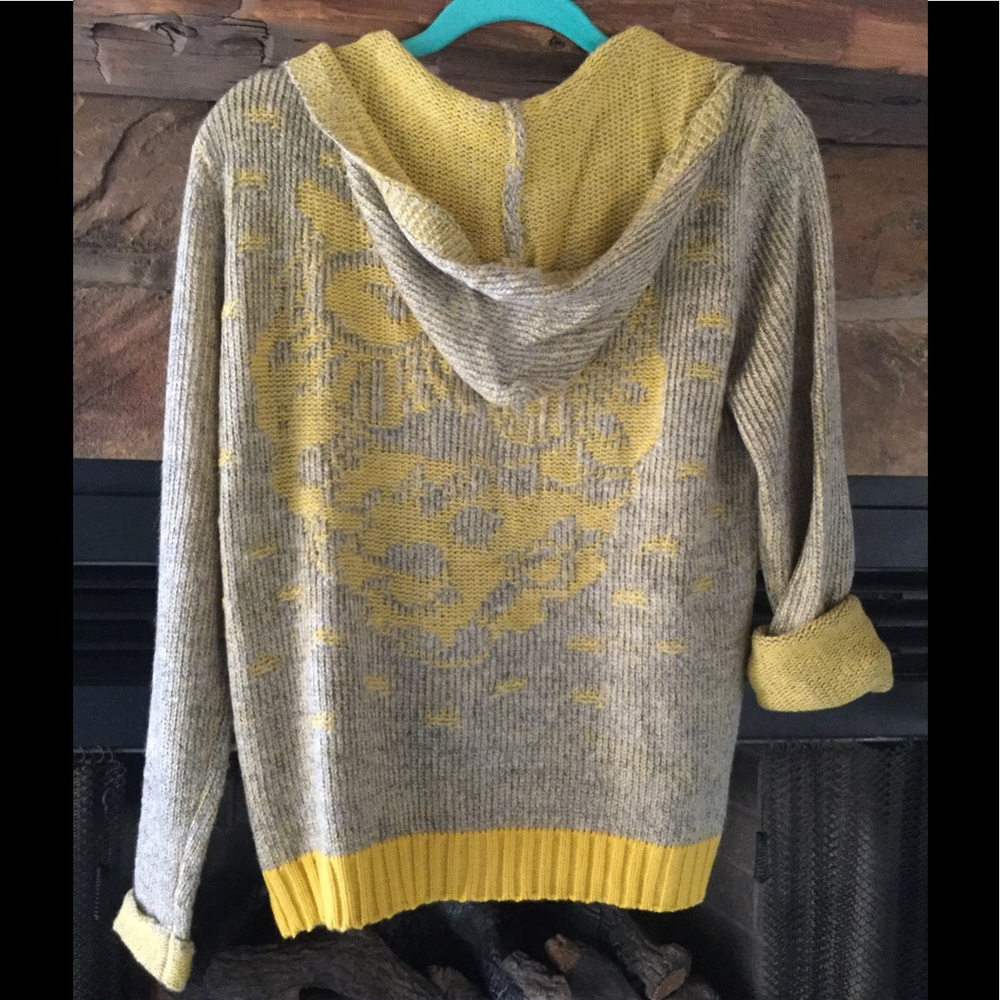 Sweater - Picture 3 of 3
