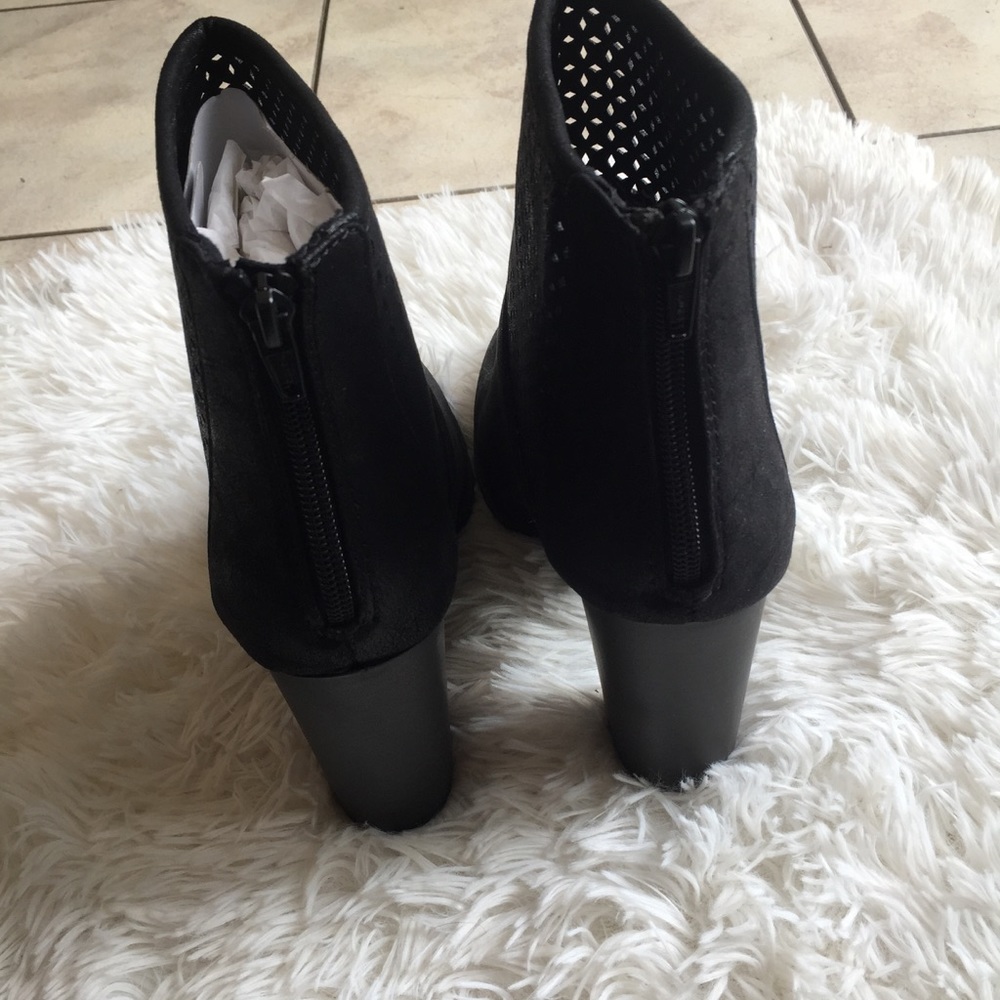 Apt. 9 Rheba Perforated Booties - Picture 4 of 8