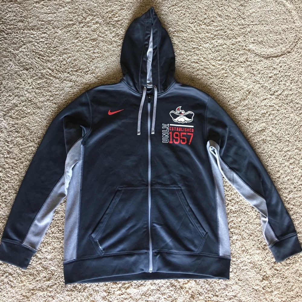 Nike therma-fit zip up hoodie