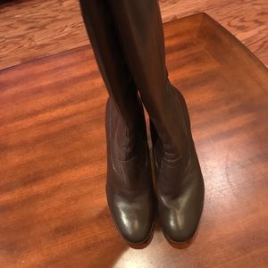 Kristin Davis Brown Leather Boots - 4 1/2 in heels