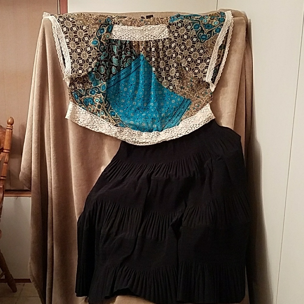 2pc Blk flowy skirt w/turq n blk butterfly sleeve