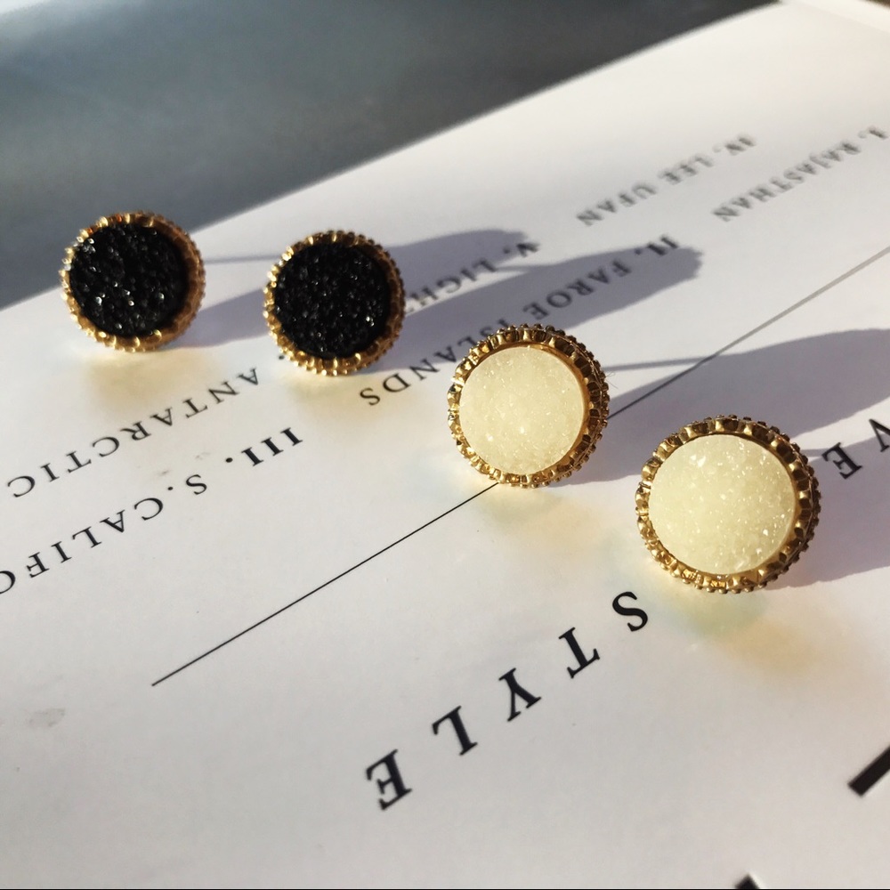 | IVORY DRUZY STUDS |