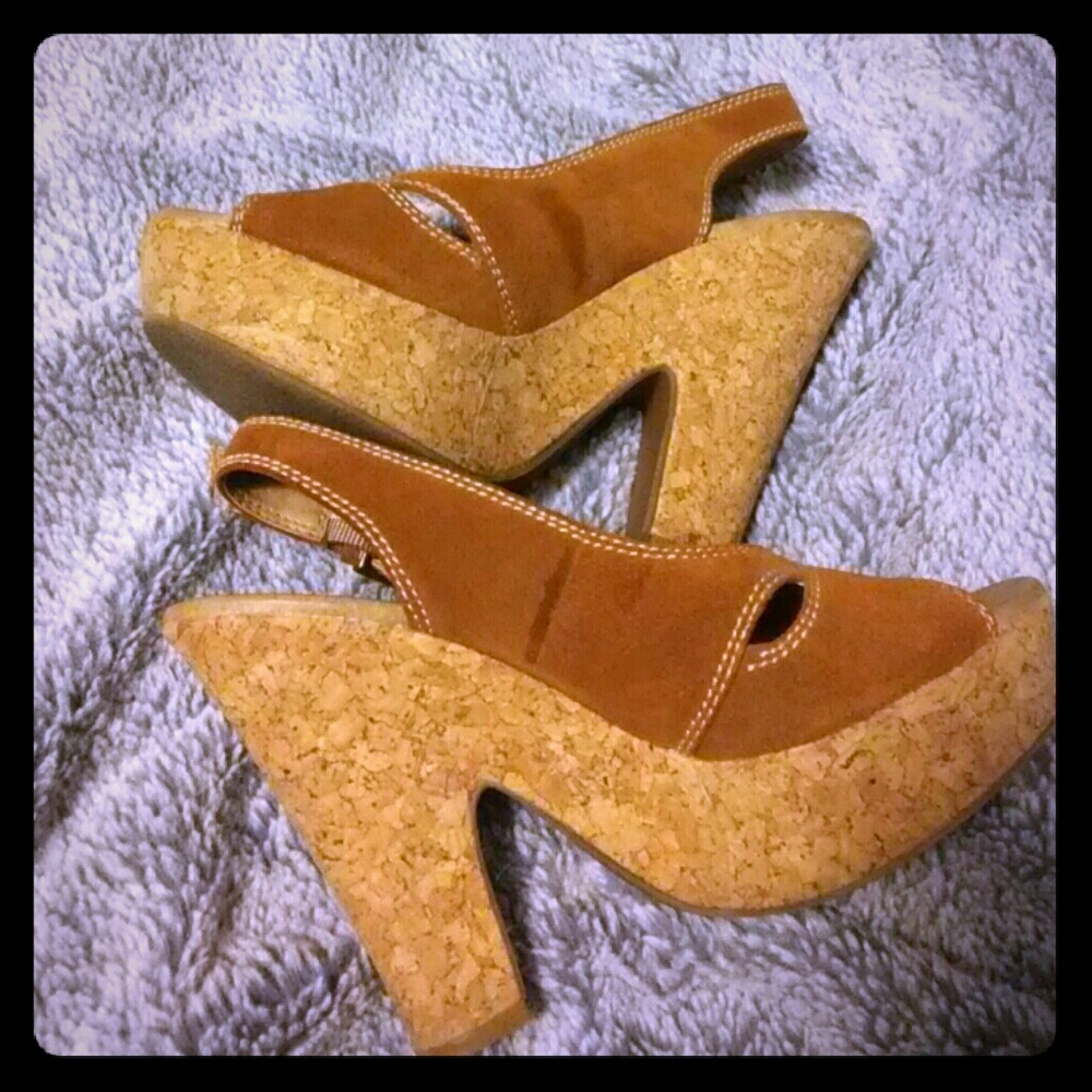 Xhilaration open toe Brown heels