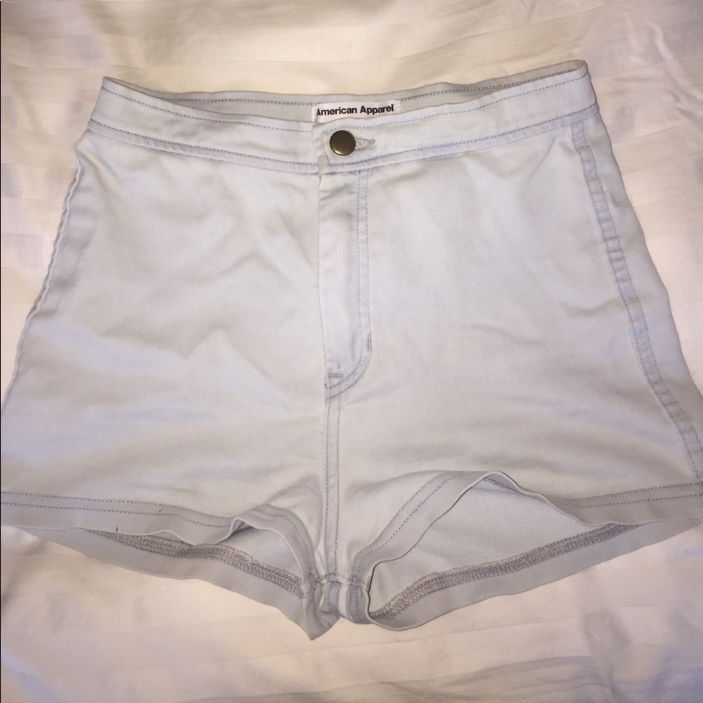 AA jean highwaisted shorts ✨