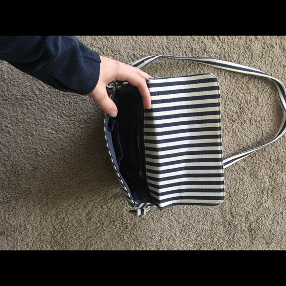 Purse - Picture 2 of 2