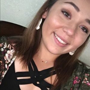 Meet your Posher, Caroline