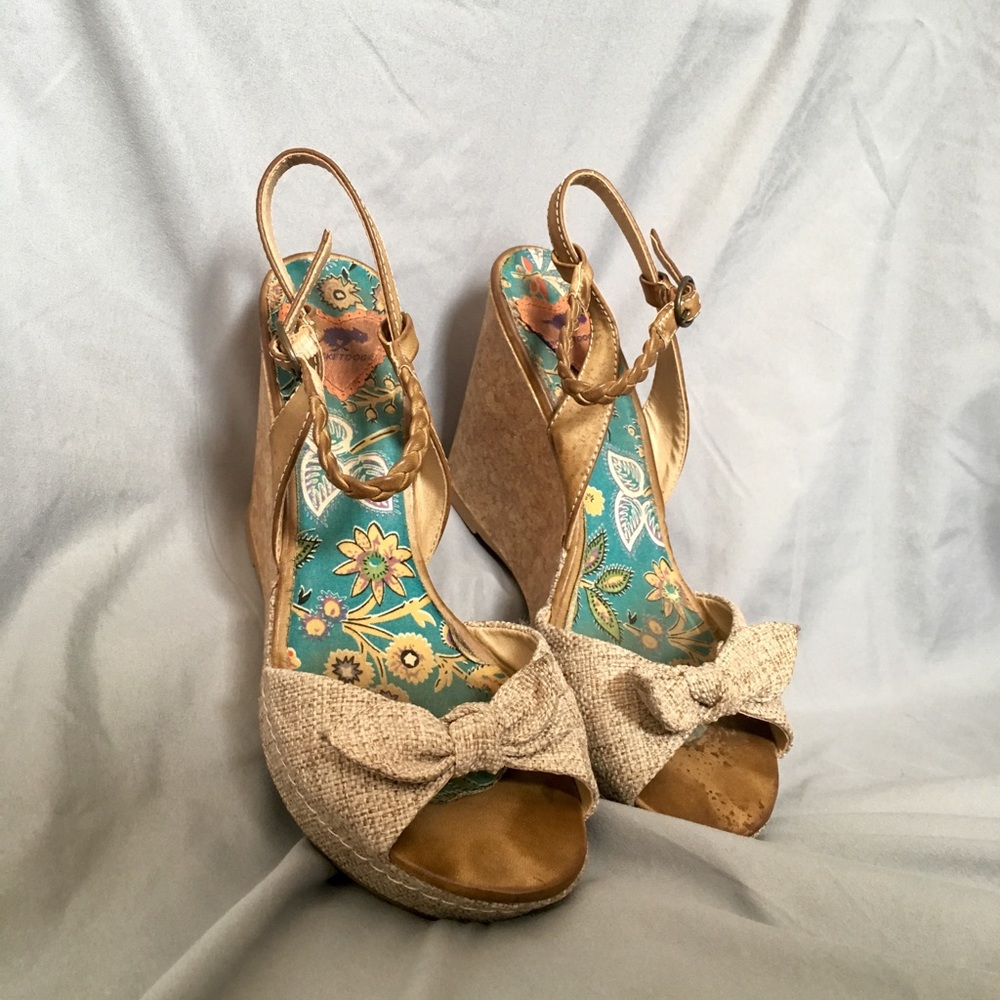 Cork Wedges with Knitted Tie