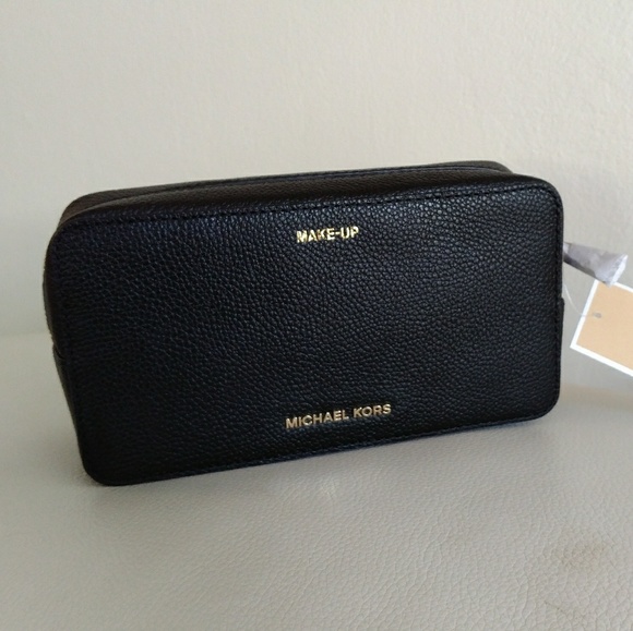 💖SOLD💖MICHAEL KORS MERCER TRAVEL POUCH - Picture 2 of 7
