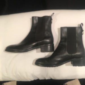 Cole Hanan short boot