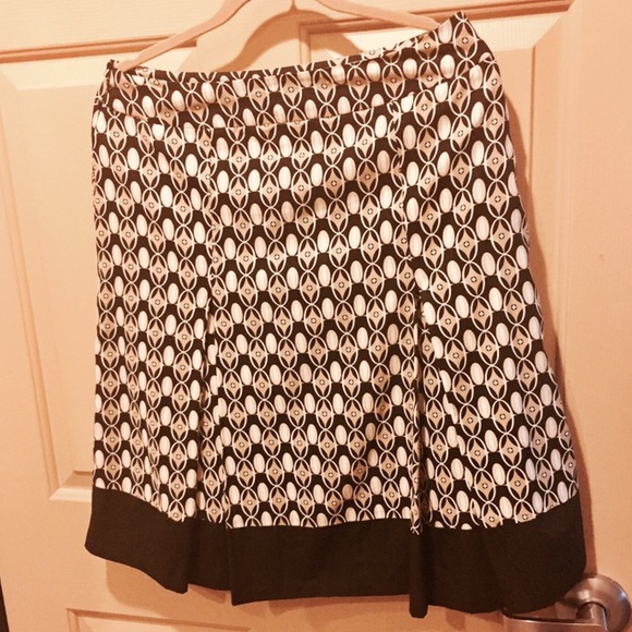 💝Ann Taylor Cute Pleated Midi Career Skirt💝 - Picture 8 of 8