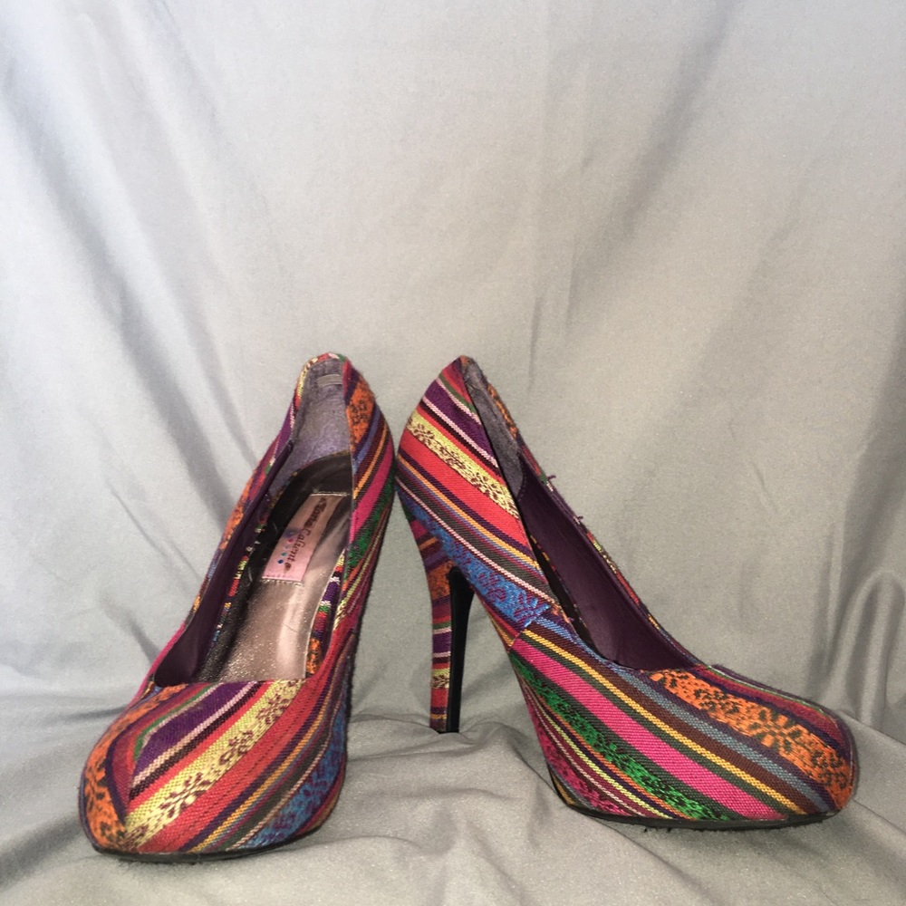 Paisley/Striped Knit Heels