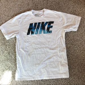 Men's Nike t shirt size medium