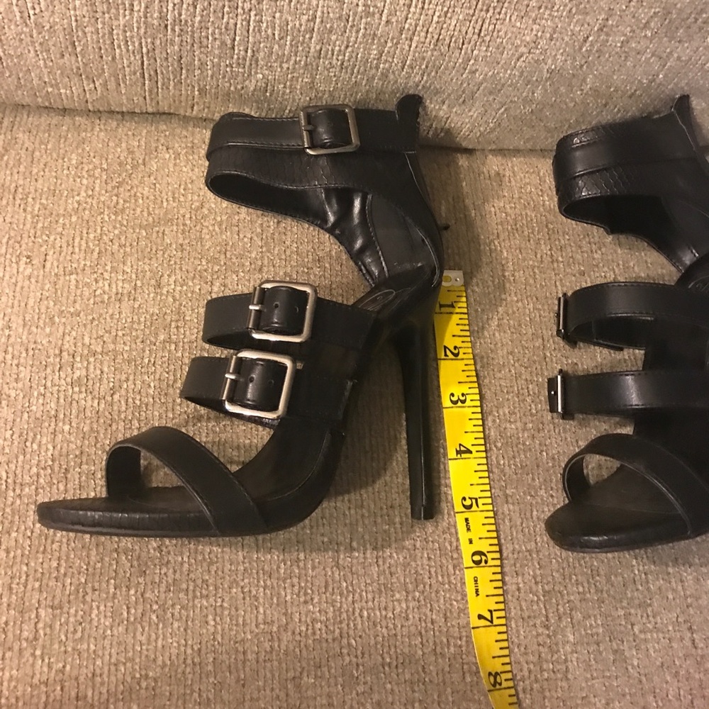 SOLD 
 Worn once - Picture 4 of 5