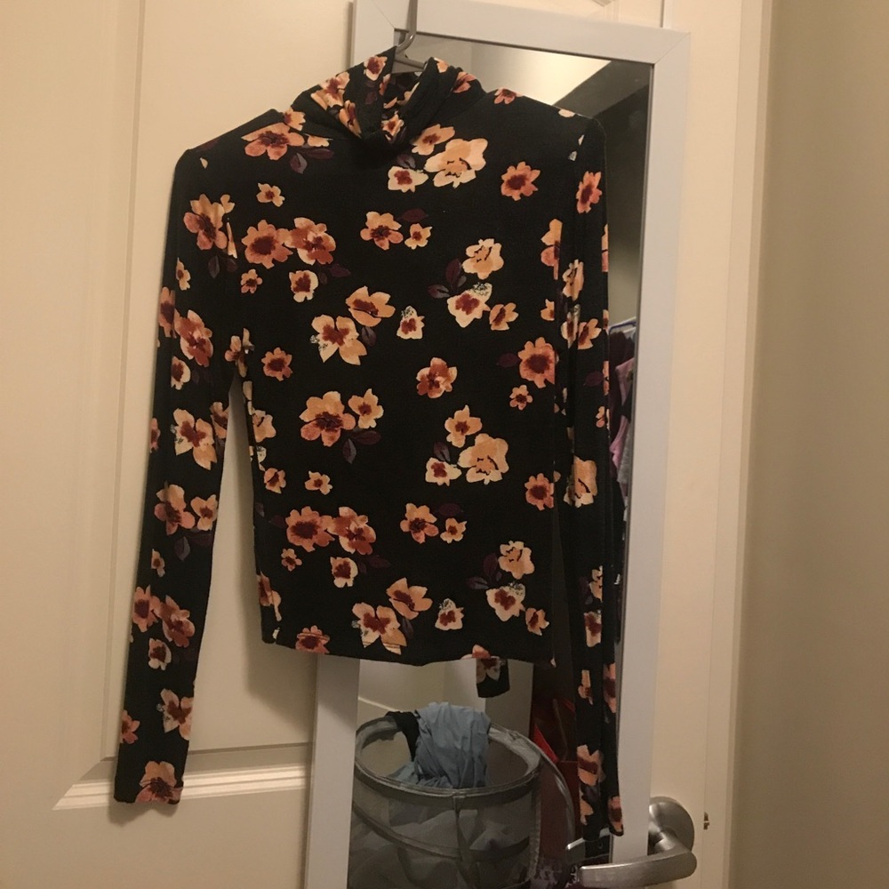 NWOT Forever 21 Turtleneck