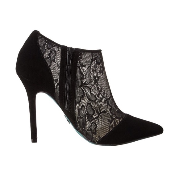Betsey Johnson "LOLA" Lace Booties Last Pair Sz 7 - Picture 2 of 8