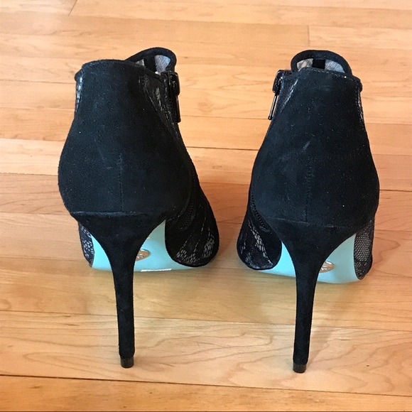 Betsey Johnson "LOLA" Lace Booties Last Pair Sz 7 - Picture 6 of 8