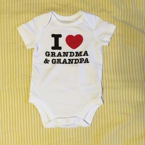 NWOT I ❤️ Grandma & Grandpa Onsie