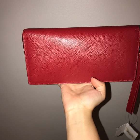 Brand New Buckle Detail Red Camy Ferragamo Clutch - Picture 3 of 8